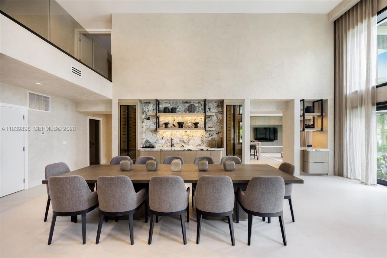 110 Holiday Dr, Hallandale Beach, FL 33009 Photo