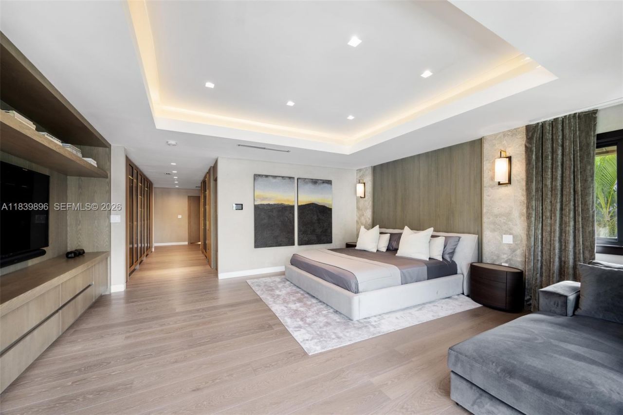 110 Holiday Dr, Hallandale Beach, FL 33009 Photo