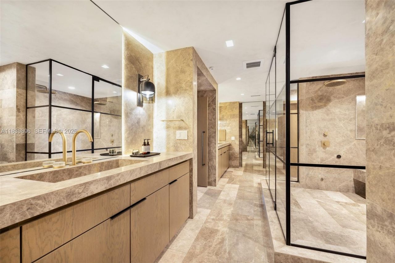 110 Holiday Dr, Hallandale Beach, FL 33009 Photo