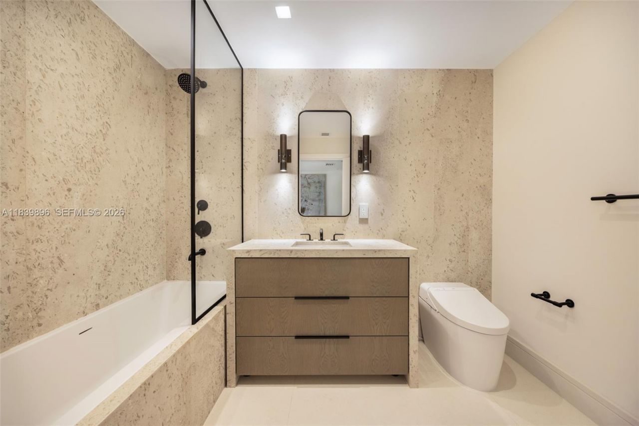 110 Holiday Dr, Hallandale Beach, FL 33009 Photo