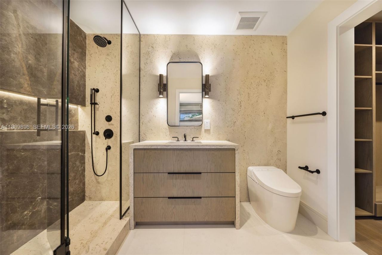 110 Holiday Dr, Hallandale Beach, FL 33009 Photo