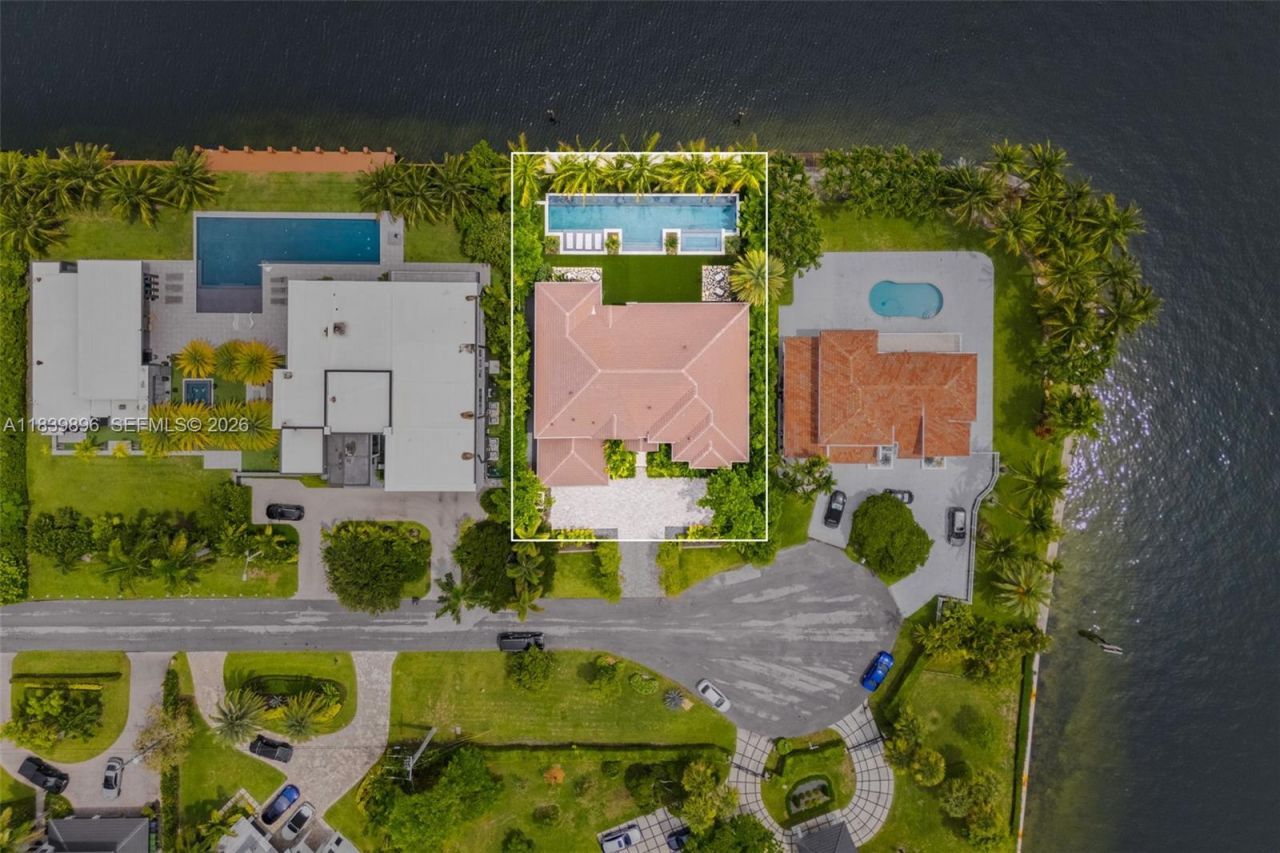 110 Holiday Dr, Hallandale Beach, FL 33009 Photo