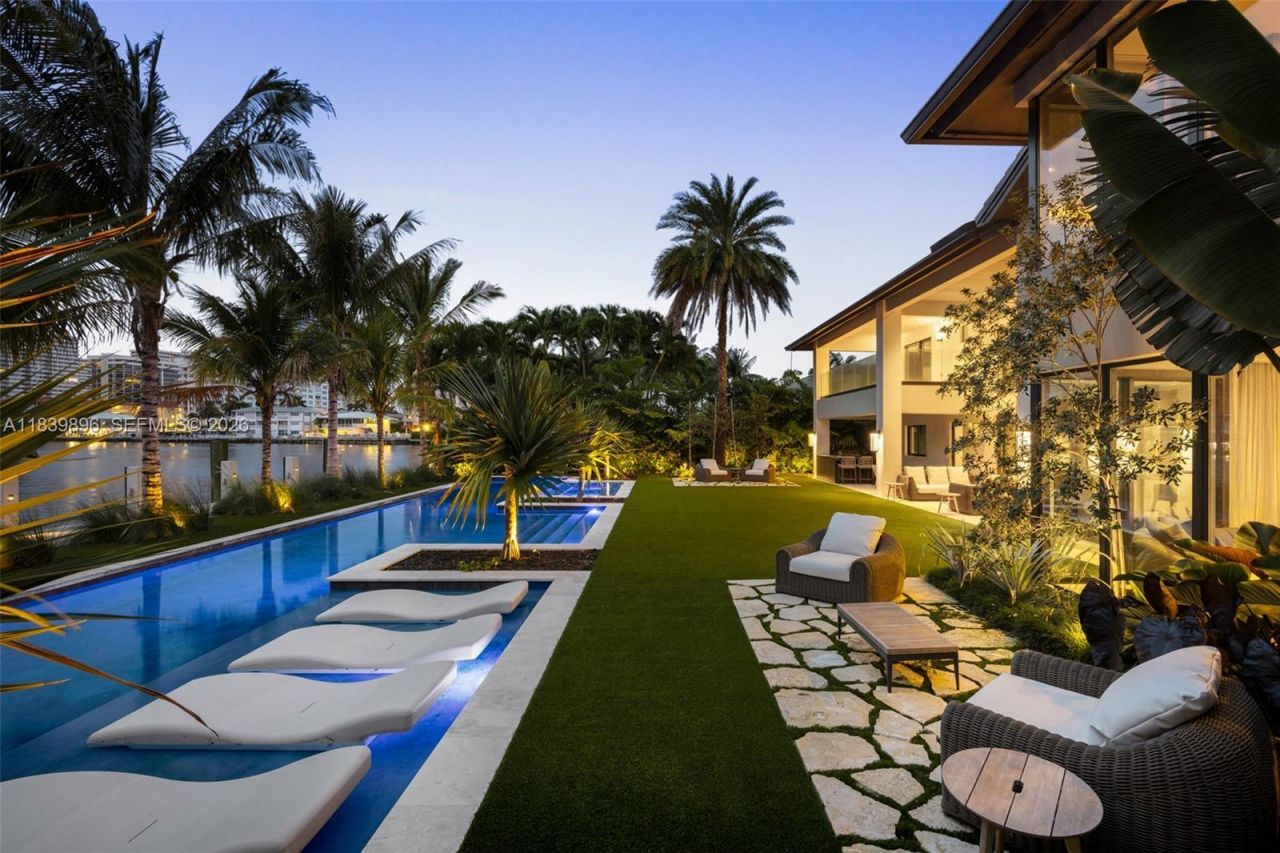 110 Holiday Dr, Hallandale Beach, FL 33009 Photo