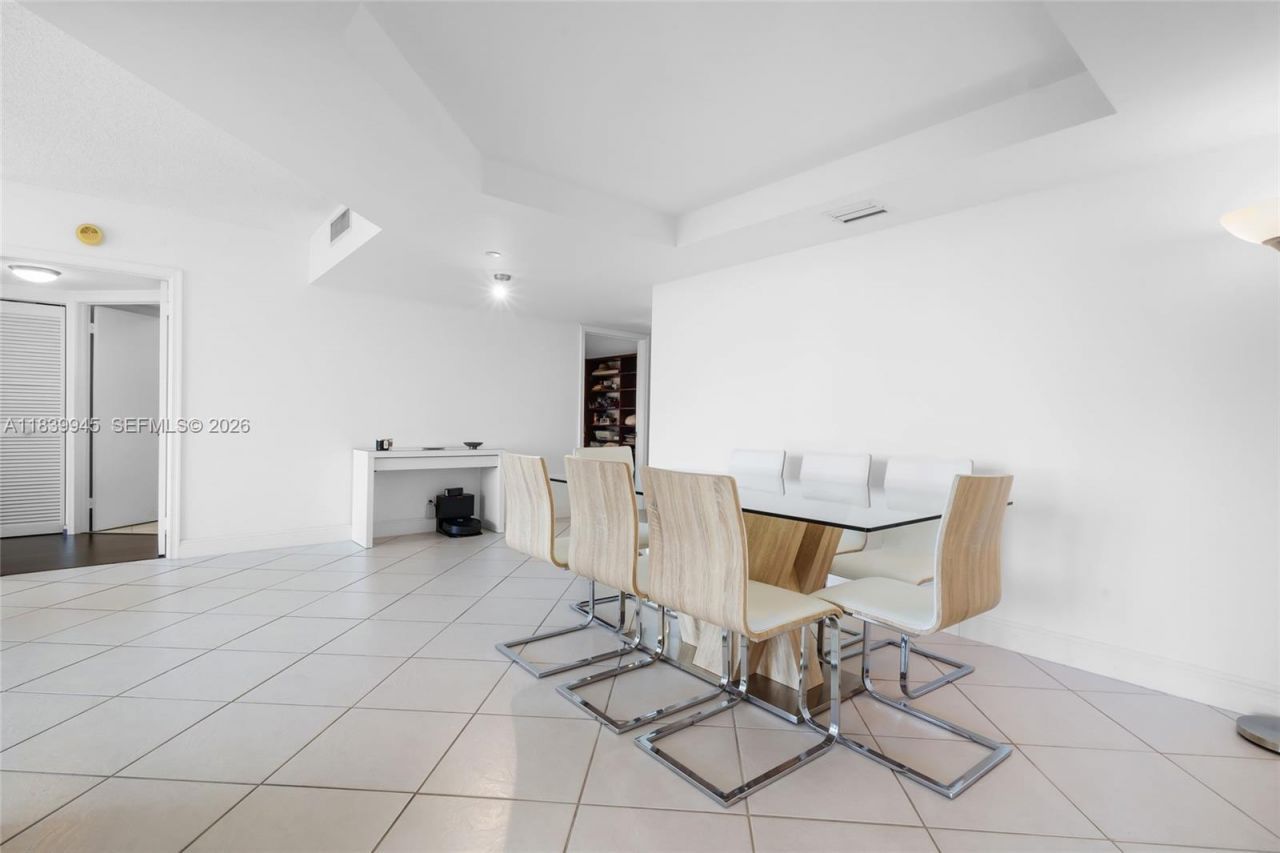 3598 Yacht Club Dr, Unit 601+DEN, Aventura, FL 33180 Photo