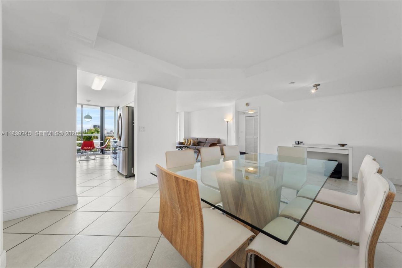 3598 Yacht Club Dr, Unit 601+DEN, Aventura, FL 33180 Photo