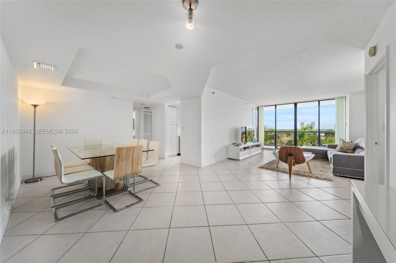 3598 Yacht Club Dr, Unit 601+DEN, Aventura, FL 33180 Photo