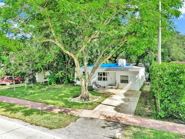 370 NE 87th St, El Portal, FL 33138