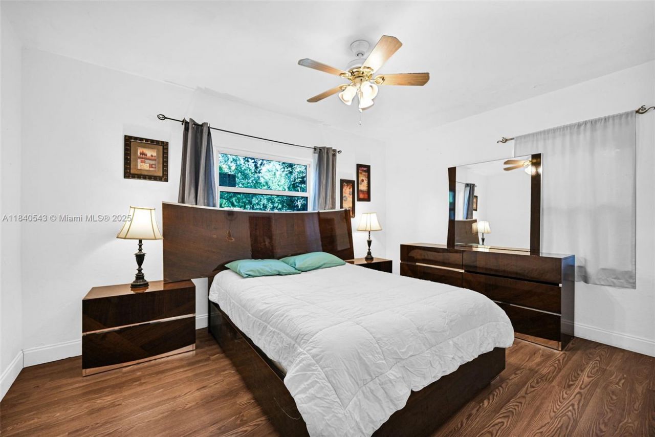 370 NE 87th St, El Portal, FL 33138 Photo