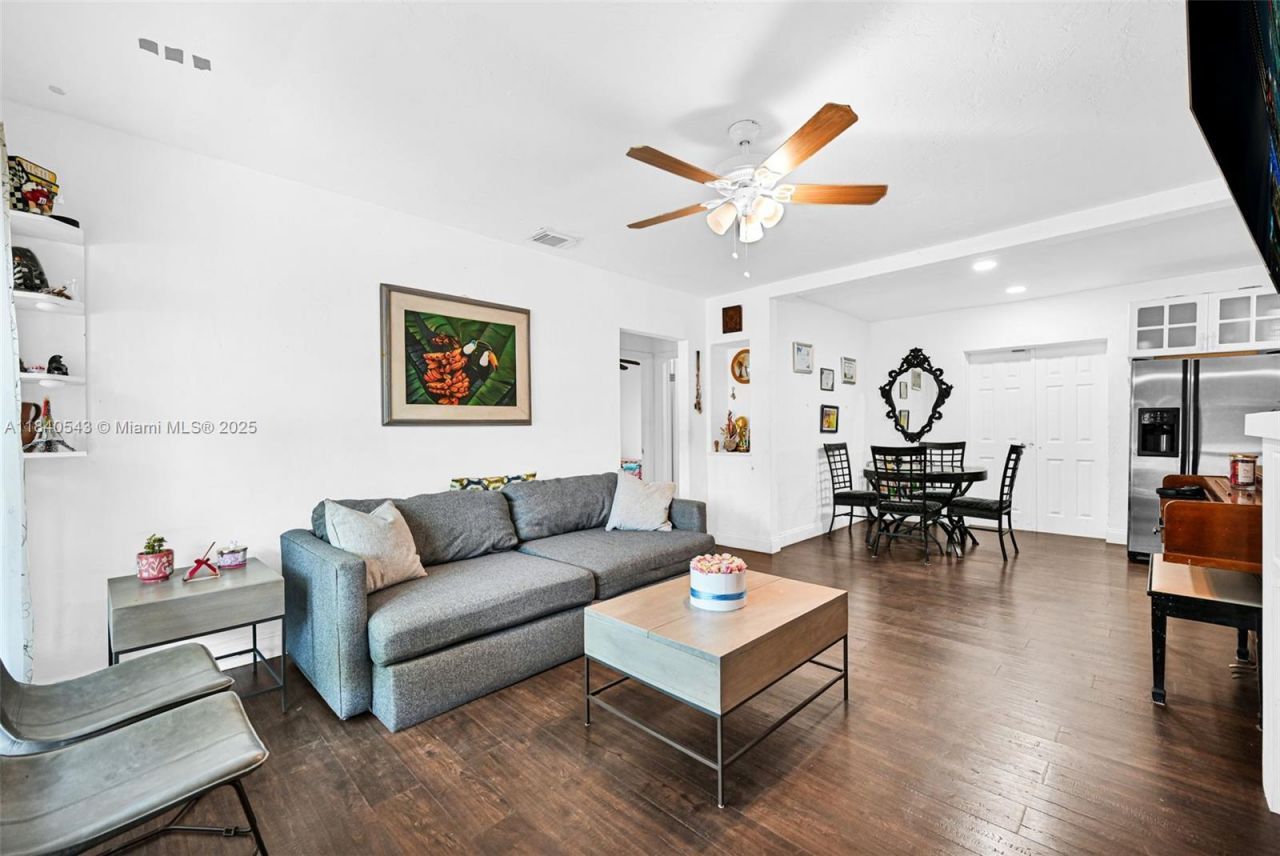 370 NE 87th St, El Portal, FL 33138 Photo