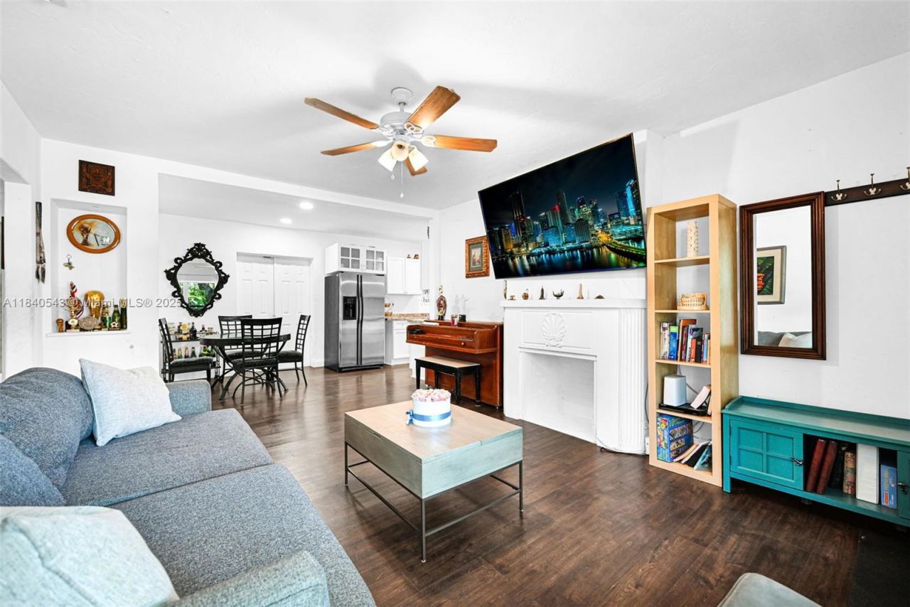 370 NE 87th St, El Portal, FL 33138 Photo