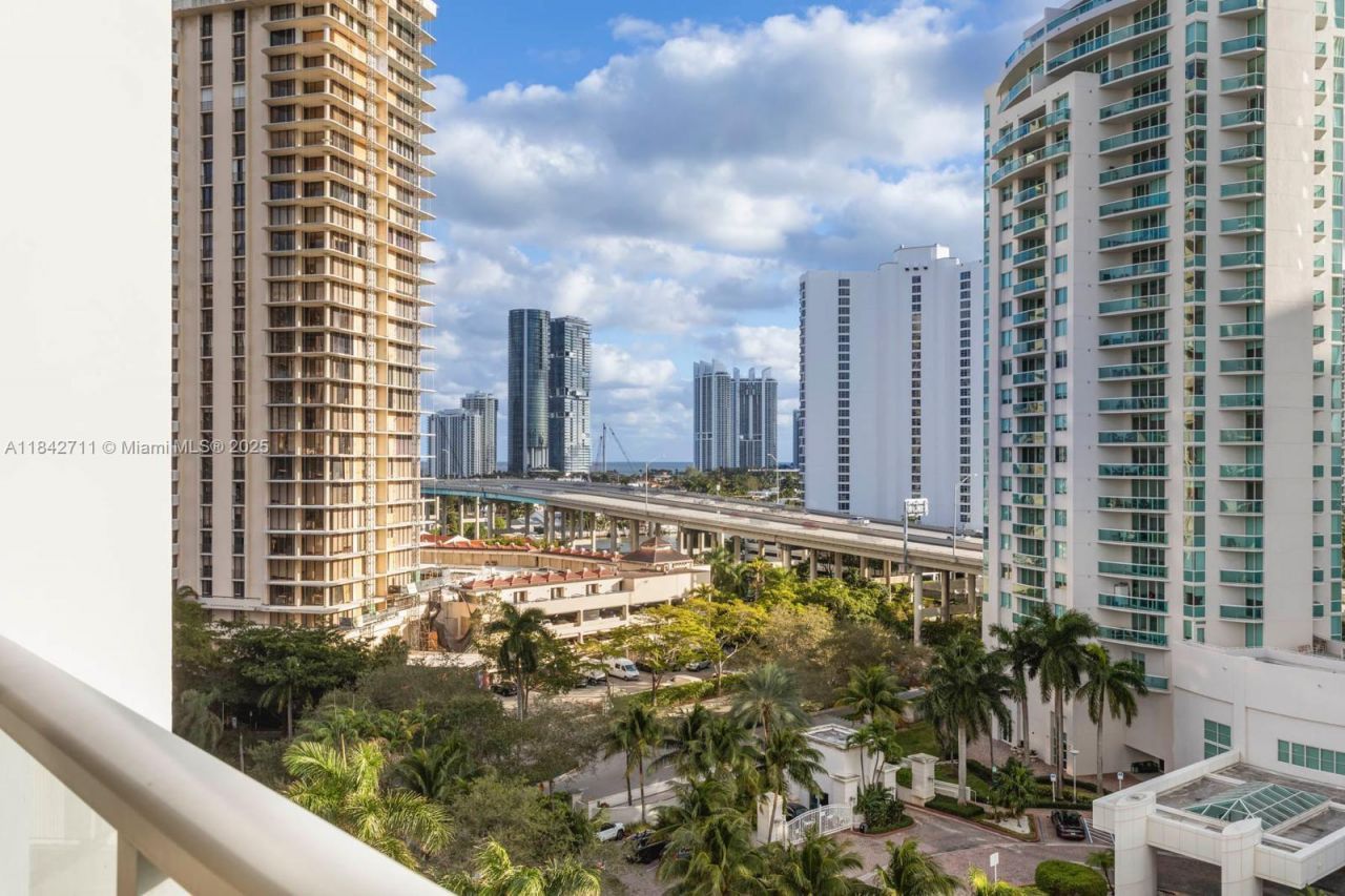 19500 Turnberry Way, Unit 9D, Aventura, FL 33180 Photo