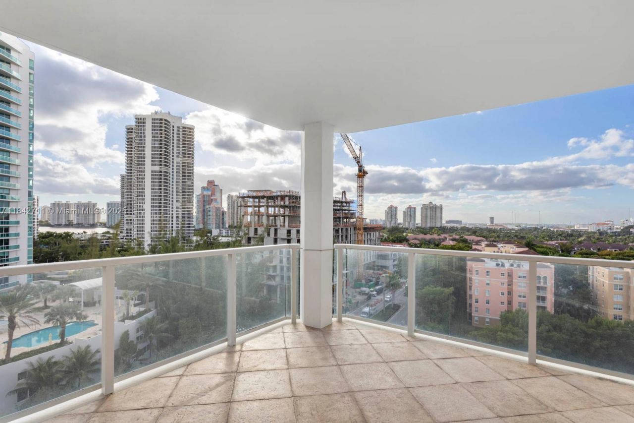 19500 Turnberry Way, Unit 9D, Aventura, FL 33180 Photo
