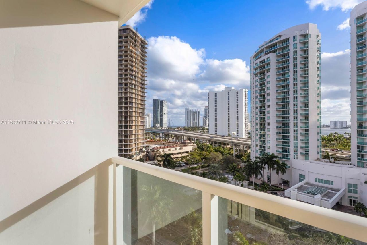 19500 Turnberry Way, Unit 9D, Aventura, FL 33180 Photo