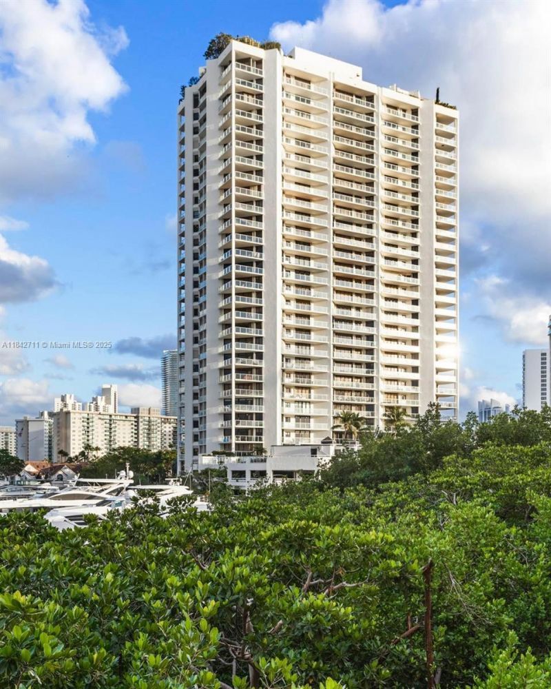 19500 Turnberry Way, Unit 9D, Aventura, FL 33180 Photo