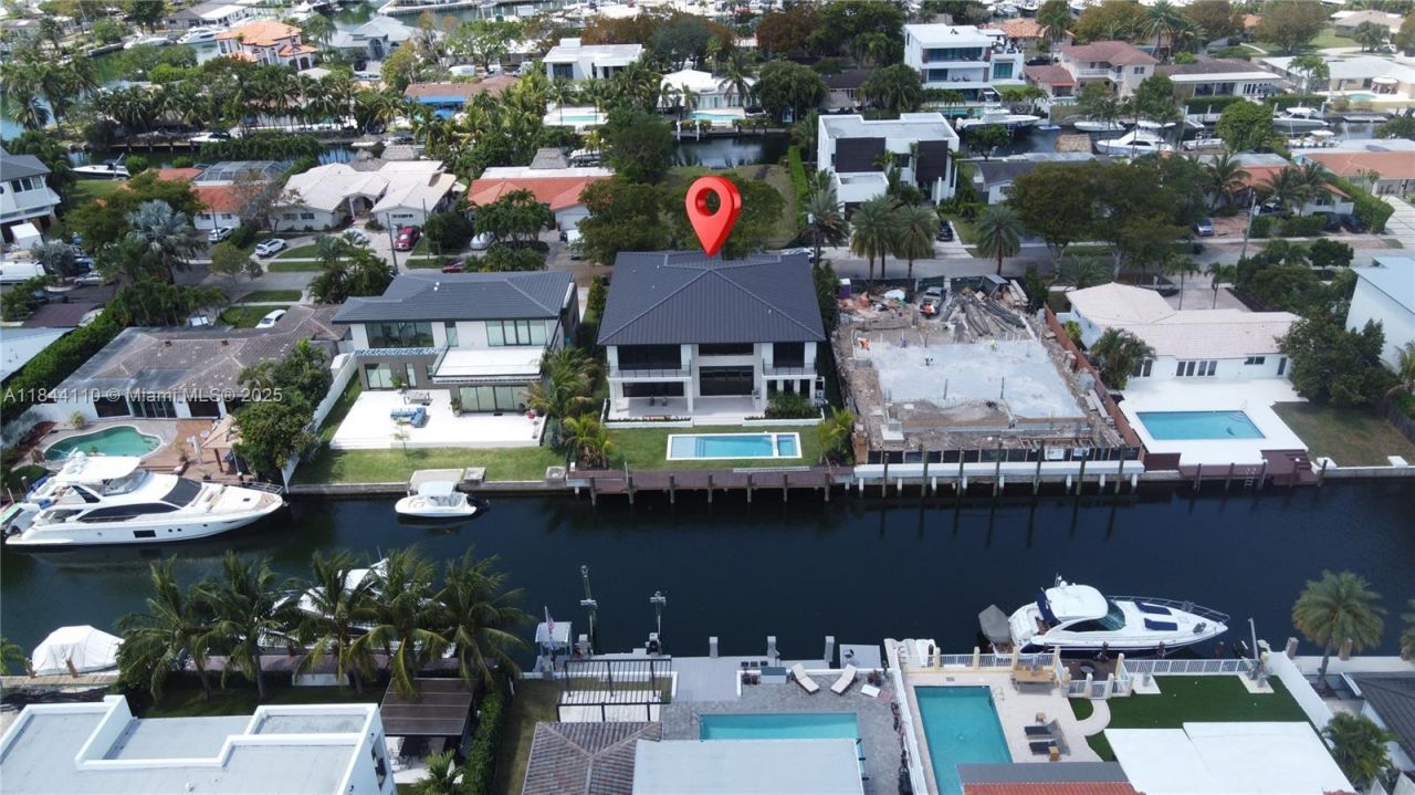 13085 Coronado Ter, North Miami, FL 33181 Photo