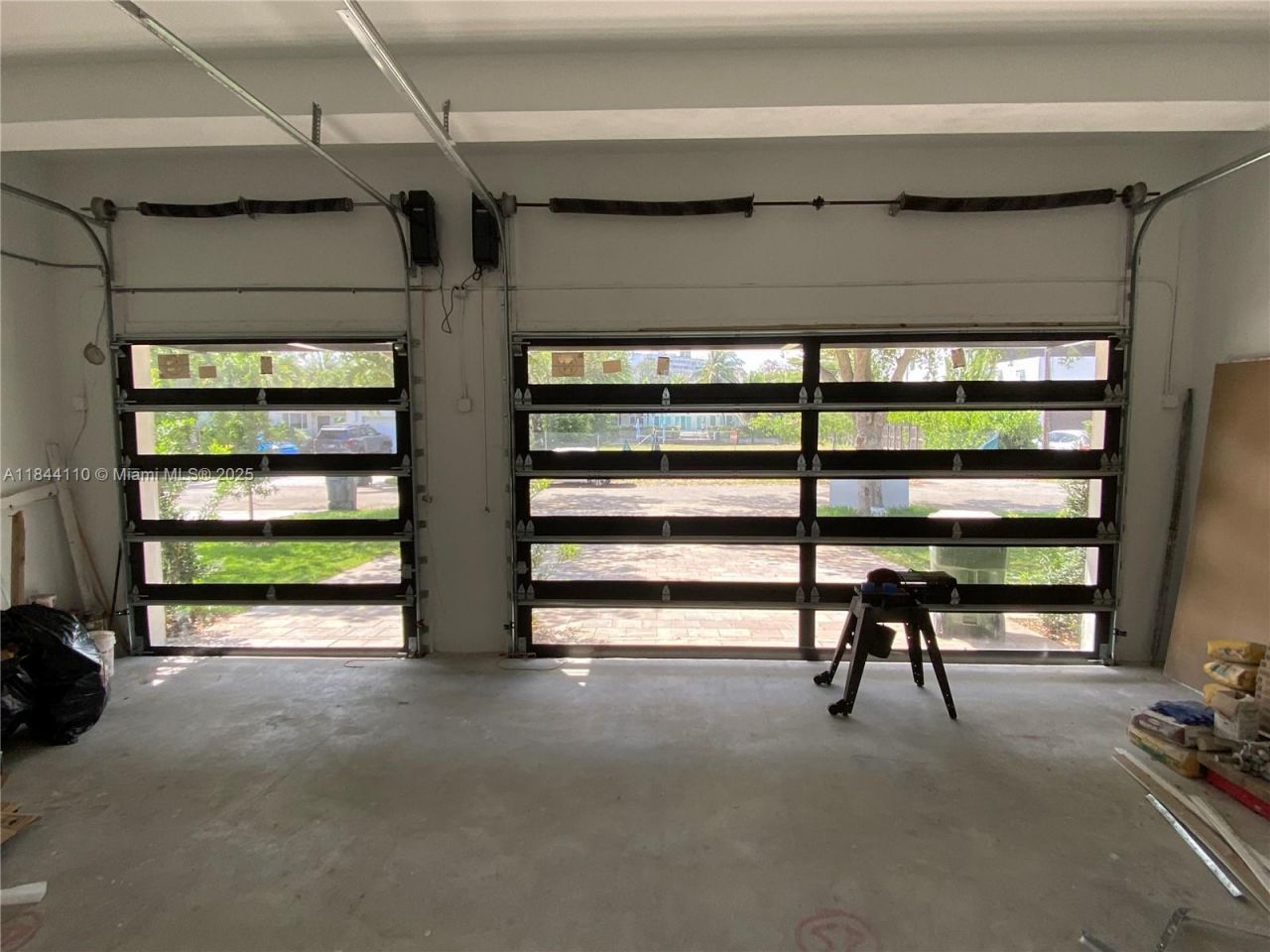 13085 Coronado Ter, North Miami, FL 33181 Photo