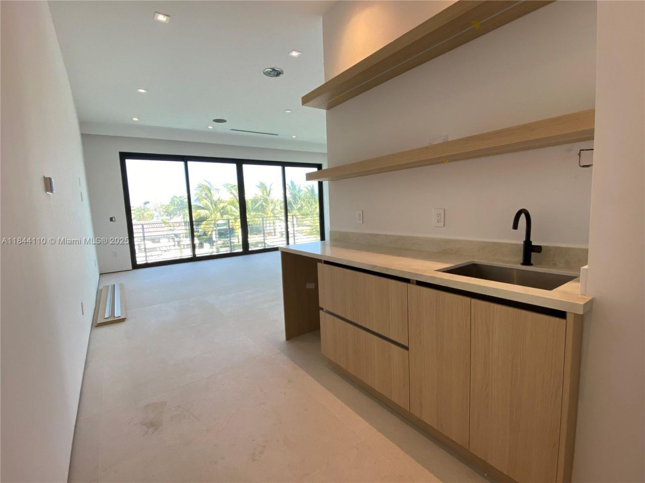 13085 Coronado Ter, North Miami, FL 33181 Photo