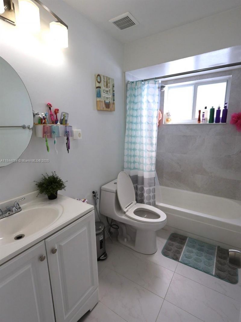 9170 NW 24th Pl, Sunrise, FL 33322 Photo