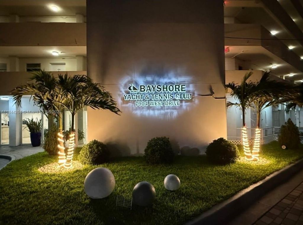 7904 West Dr, Unit 1008, North Bay Village, FL 33141 Photo