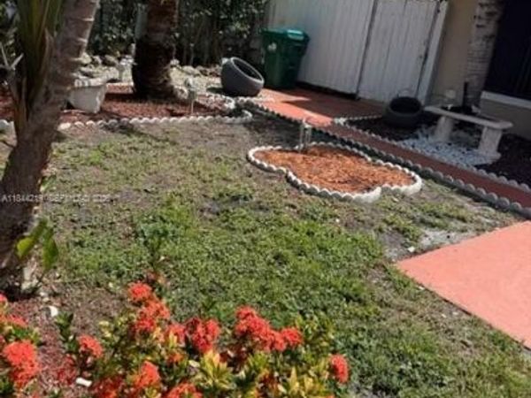 8453 NW 189 Street Rd, Hialeah, FL 33015