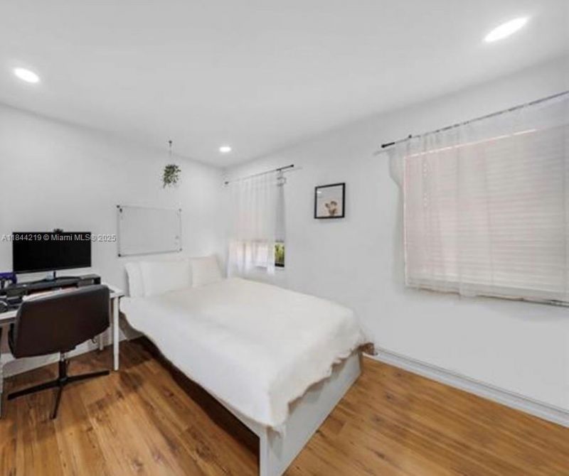 8453 NW 189 Street Rd, Hialeah, FL 33015 Photo