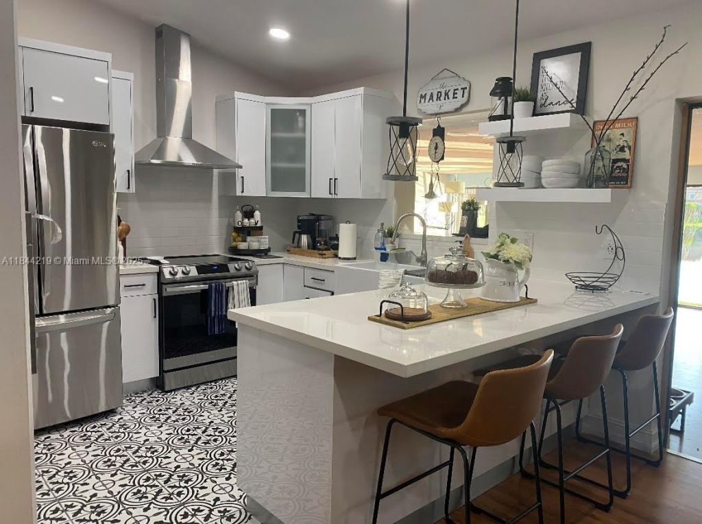 8453 NW 189 Street Rd, Hialeah, FL 33015 Photo