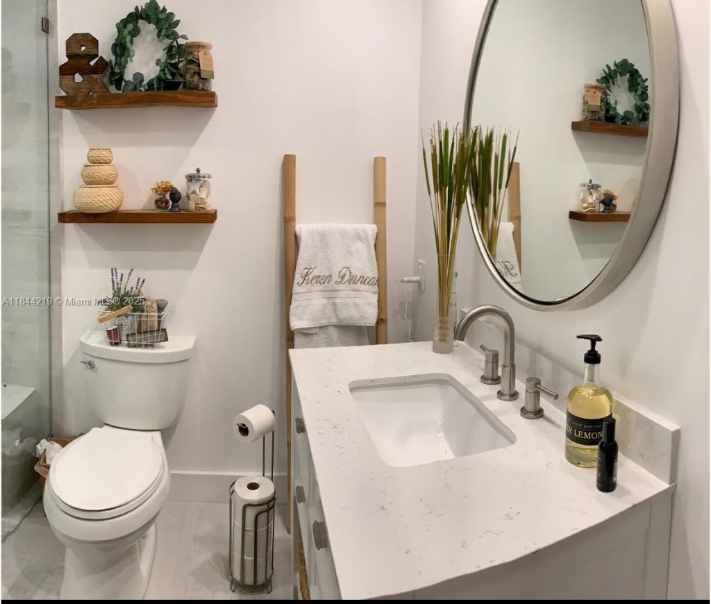 8453 NW 189 Street Rd, Hialeah, FL 33015 Photo