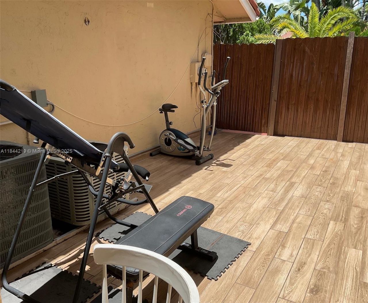 8453 NW 189 Street Rd, Hialeah, FL 33015 Photo