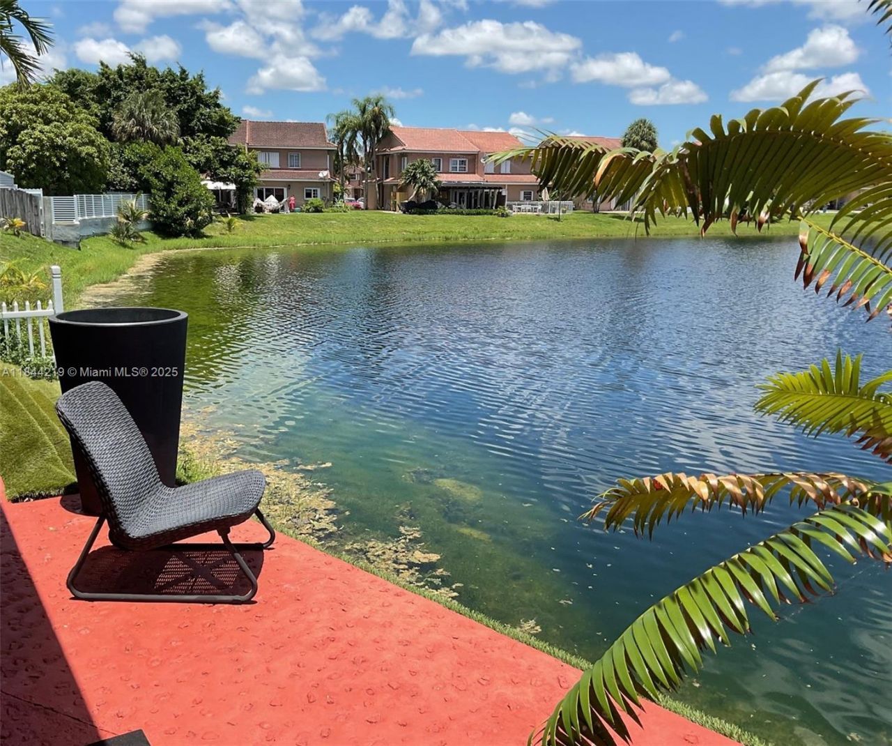 8453 NW 189 Street Rd, Hialeah, FL 33015 Photo