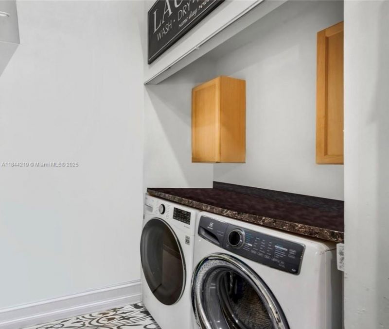 8453 NW 189 Street Rd, Hialeah, FL 33015 Photo