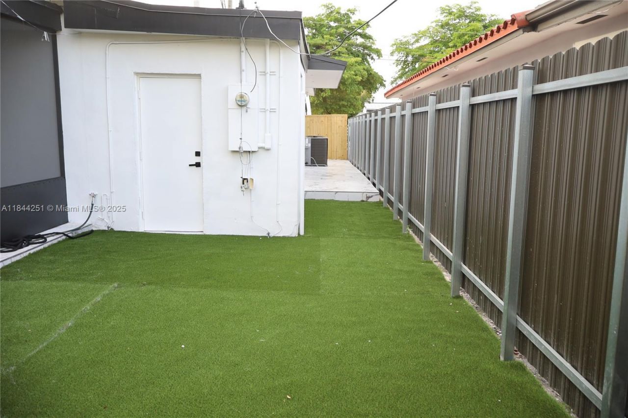 3955 SW 69th Ave, Miami, FL 33155 Photo