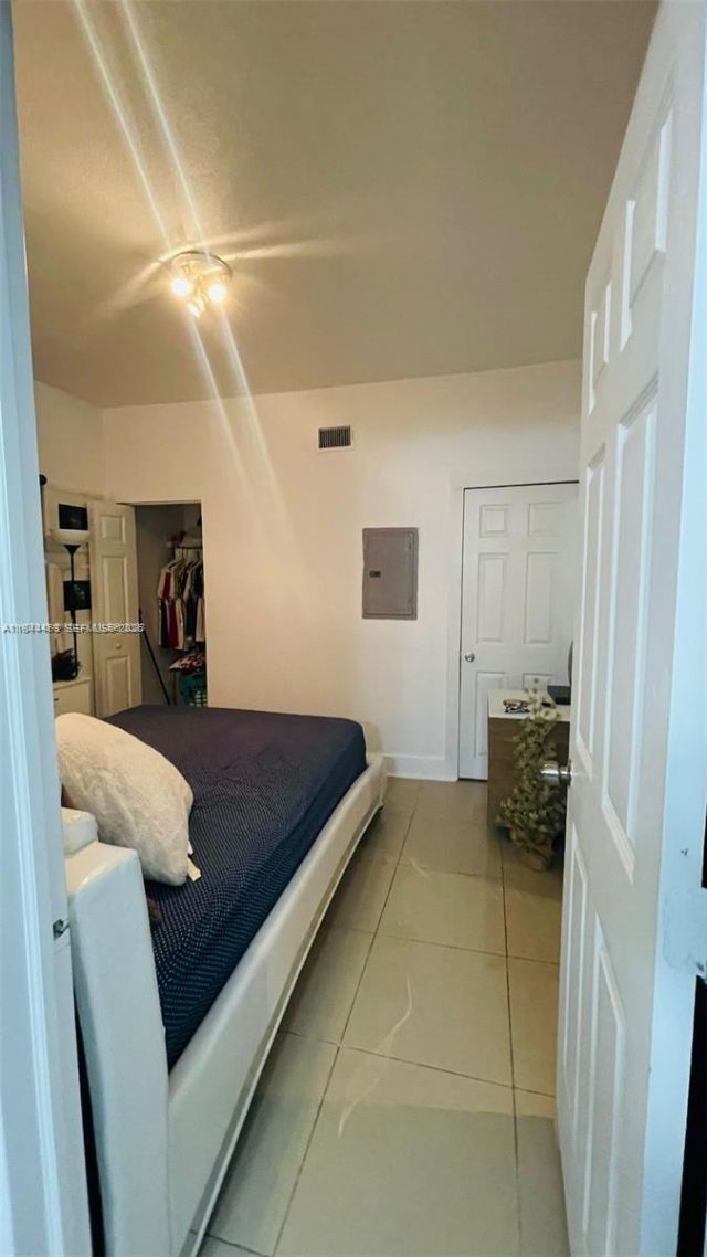876 SW 2nd St, Miami, FL 33130 Photo