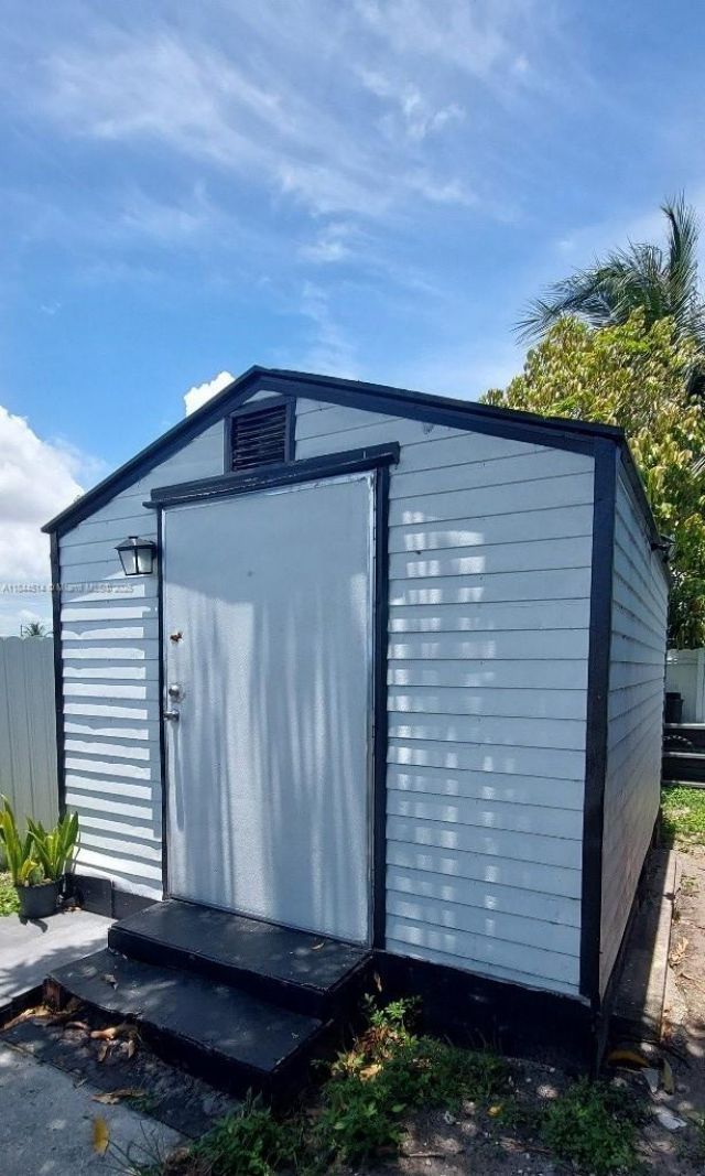 2915 NW 60th St, Miami, FL 33142 Photo