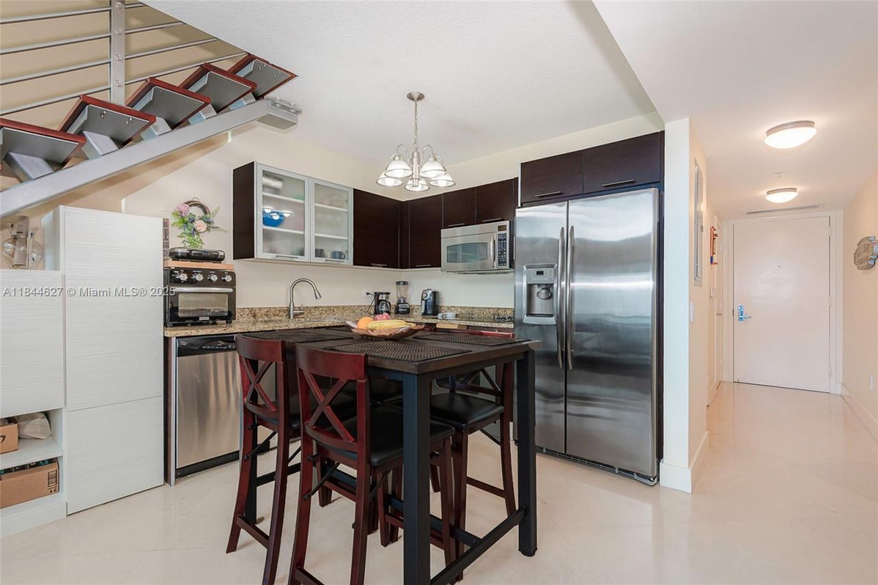 41 SE 5th St, Unit 1503, Miami, FL 33131 Photo