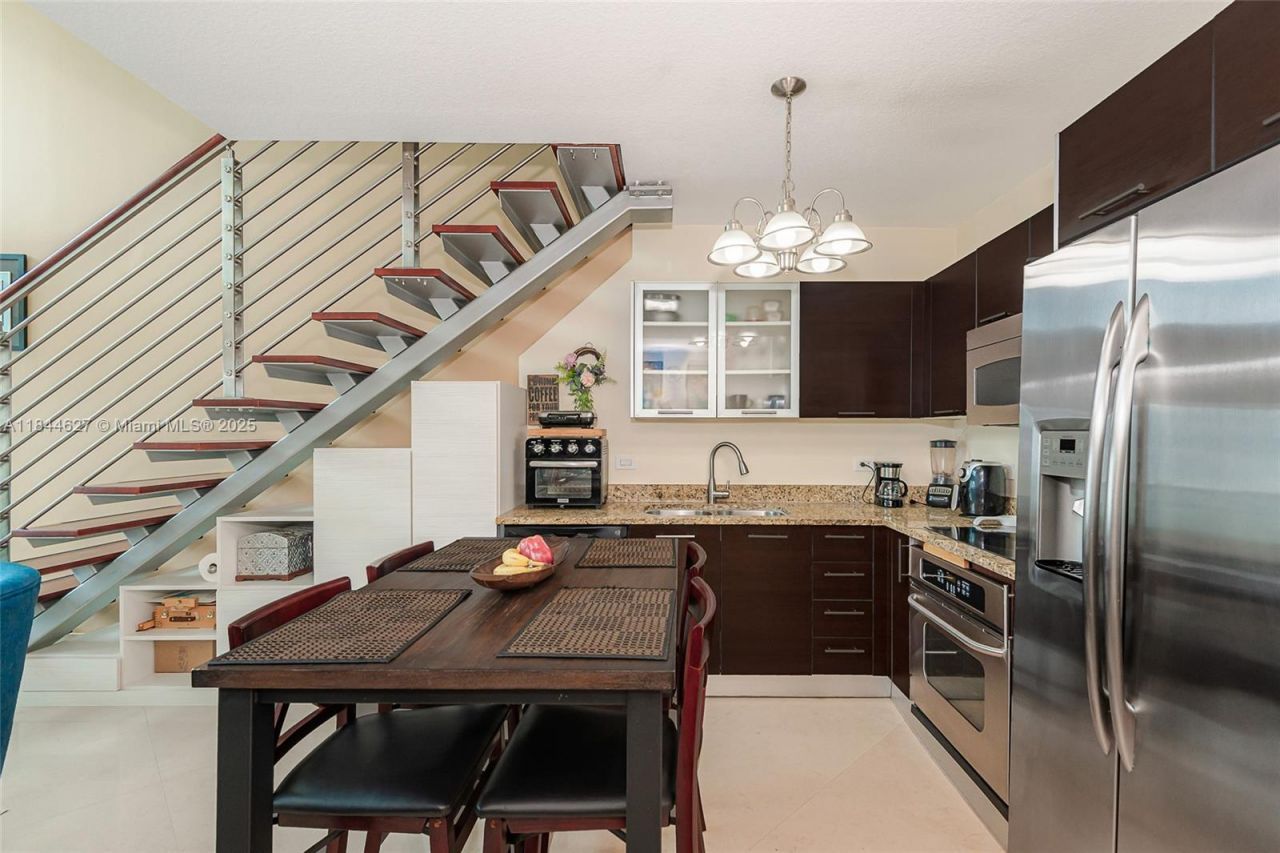 41 SE 5th St, Unit 1503, Miami, FL 33131 Photo