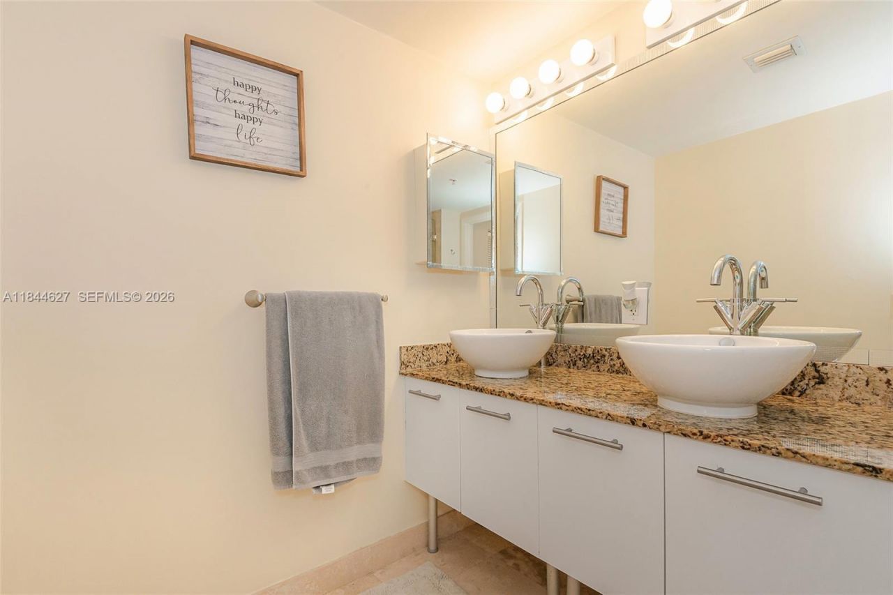 41 SE 5th St, Unit 1503, Miami, FL 33131 Photo