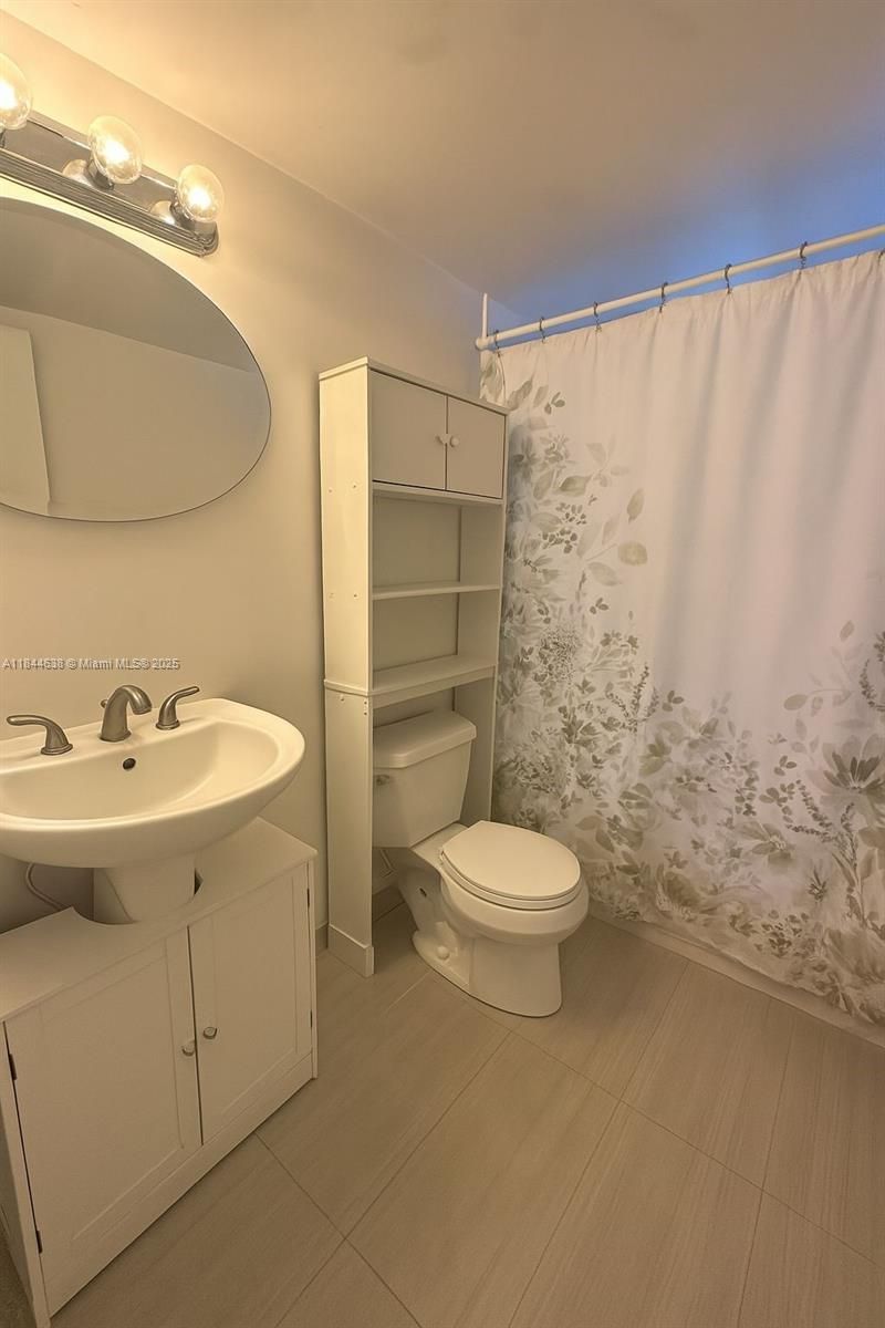 221 Meridian Ave, Unit 309, Miami Beach, FL 33139 Photo