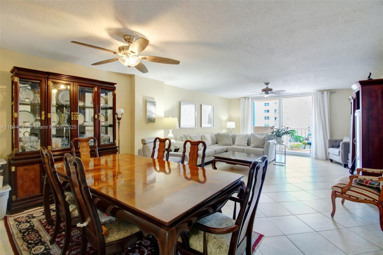 1865 S Ocean Dr, Unit 4H, Hallandale Beach, FL 33009 Photo