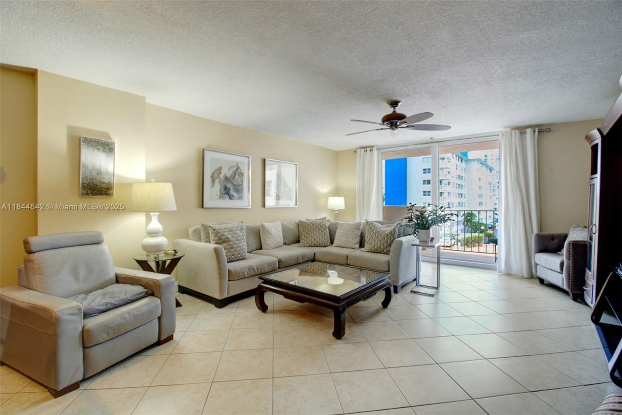 1865 S Ocean Dr, Unit 4H, Hallandale Beach, FL 33009 Photo