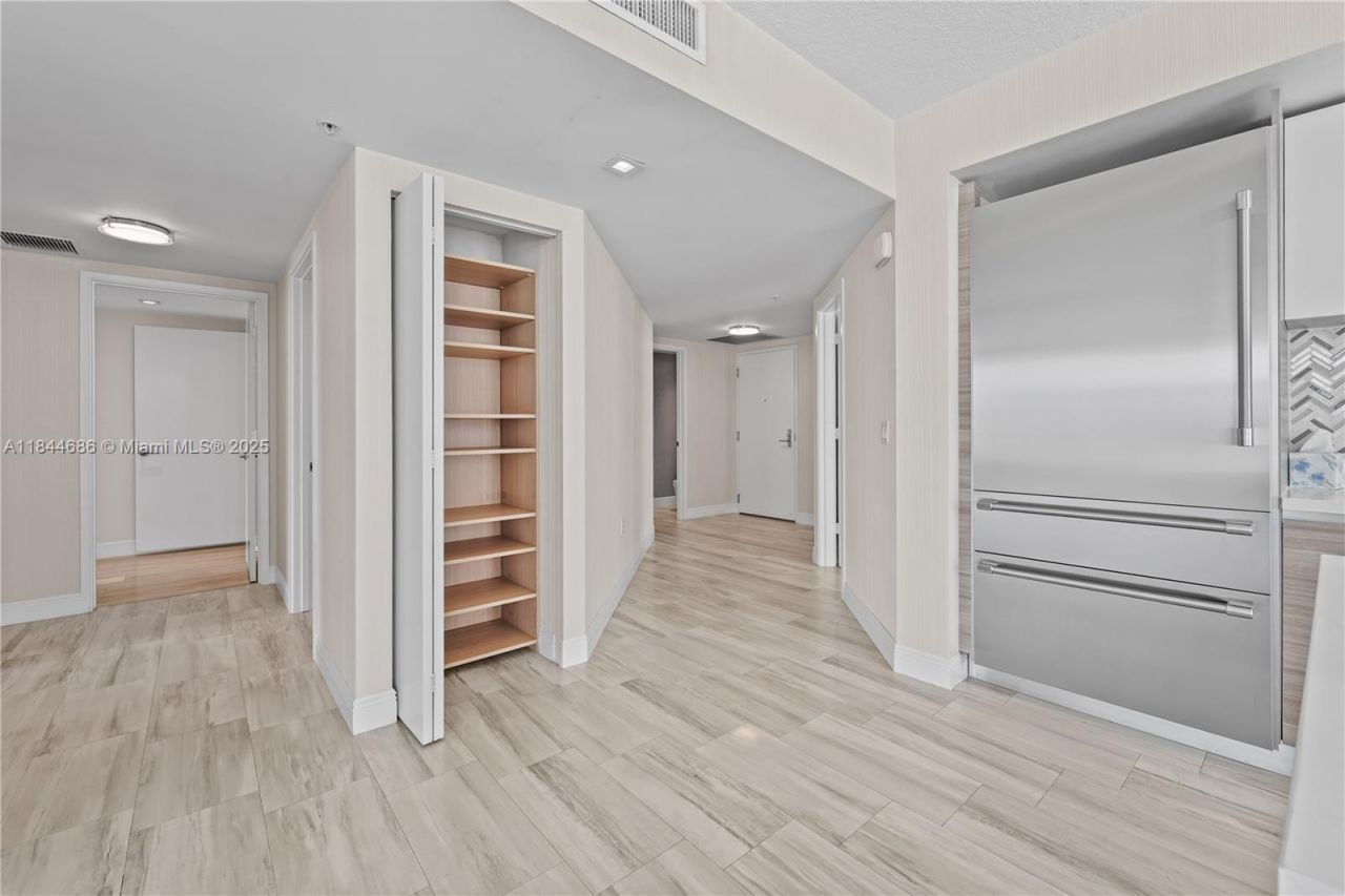 300 Sunny Isles Blvd, Unit 4-1107, Sunny Isles Beach, FL 33160 Photo