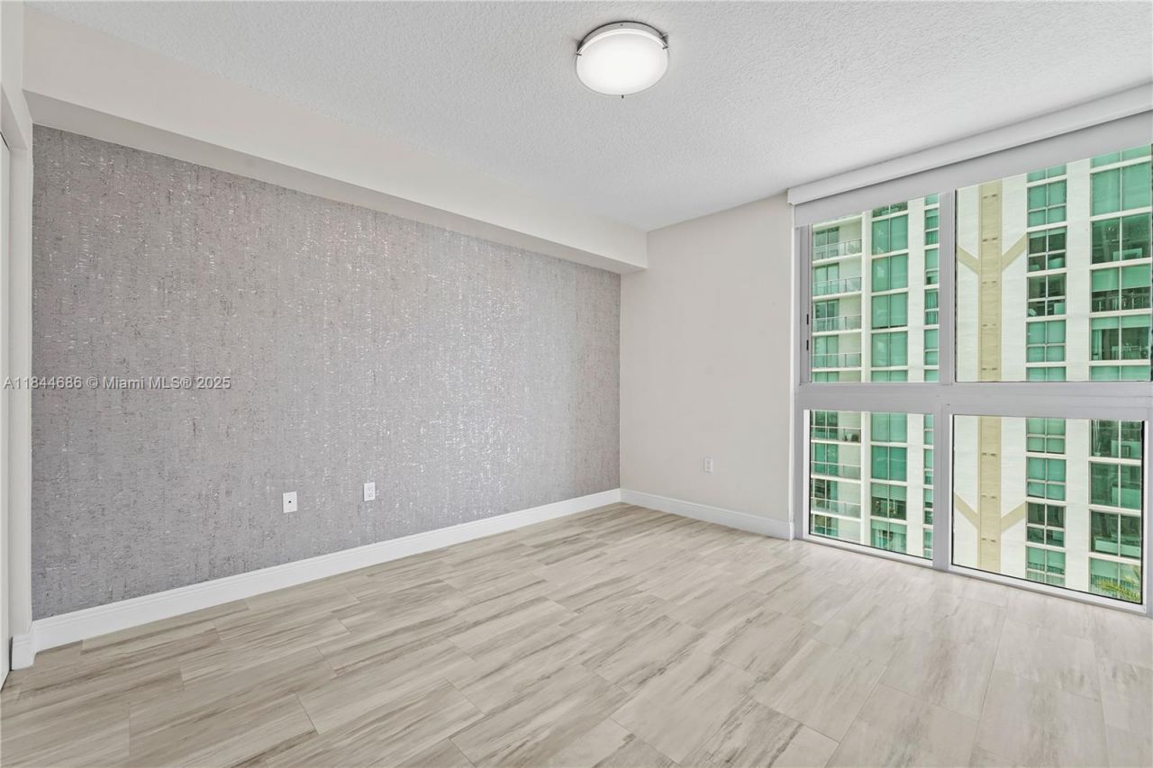 300 Sunny Isles Blvd, Unit 4-1107, Sunny Isles Beach, FL 33160 Photo