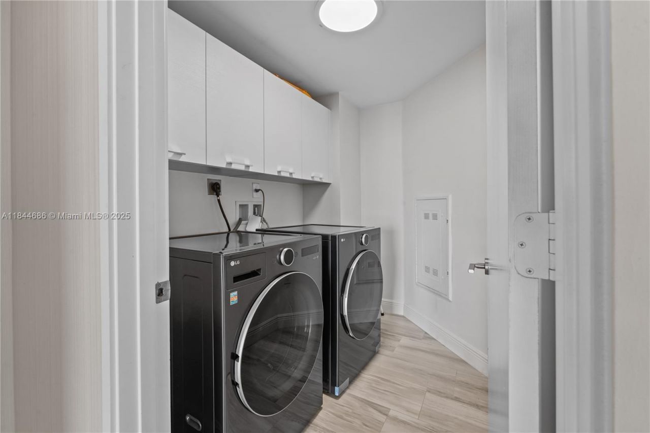 300 Sunny Isles Blvd, Unit 4-1107, Sunny Isles Beach, FL 33160 Photo