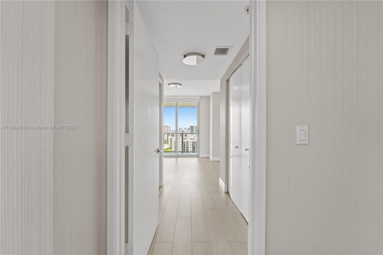 300 Sunny Isles Blvd, Unit 4-1107, Sunny Isles Beach, FL 33160 Photo