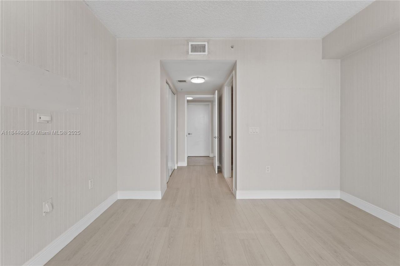 300 Sunny Isles Blvd, Unit 4-1107, Sunny Isles Beach, FL 33160 Photo