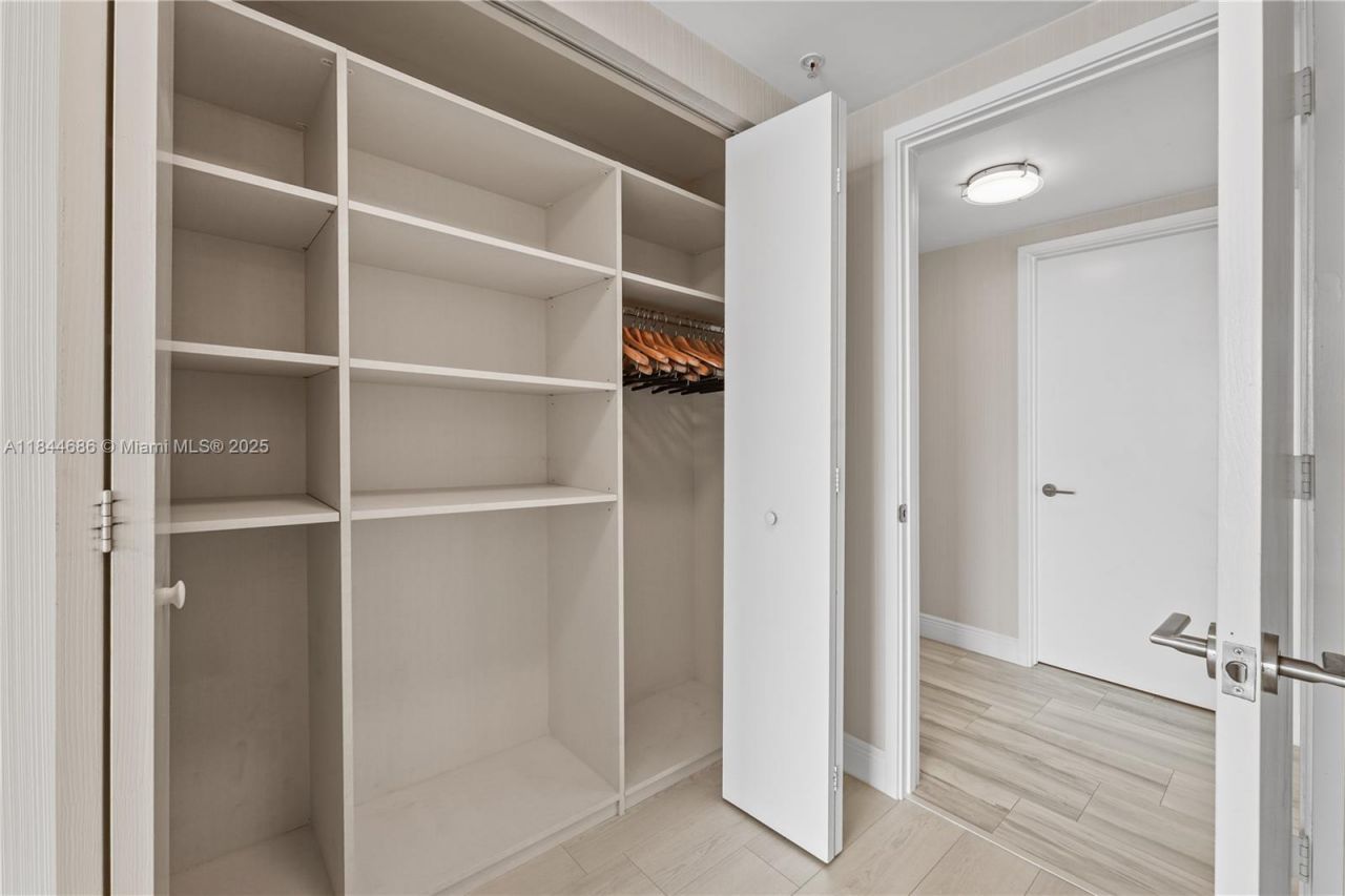 300 Sunny Isles Blvd, Unit 4-1107, Sunny Isles Beach, FL 33160 Photo