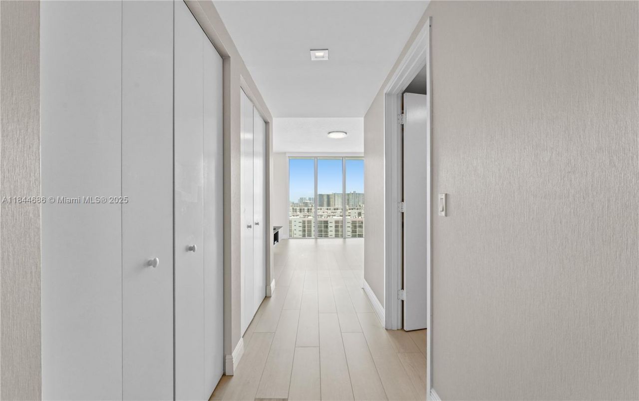 300 Sunny Isles Blvd, Unit 4-1107, Sunny Isles Beach, FL 33160 Photo