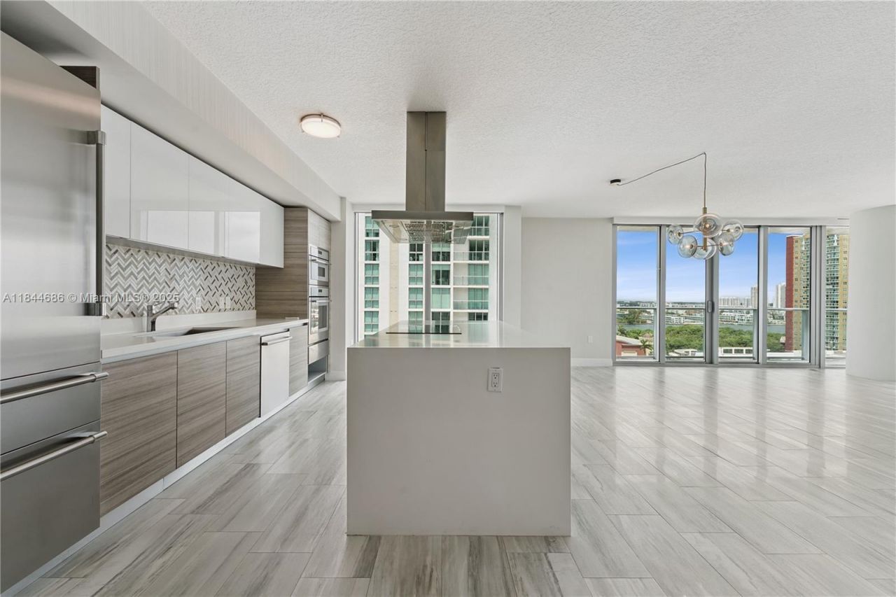 300 Sunny Isles Blvd, Unit 4-1107, Sunny Isles Beach, FL 33160 Photo