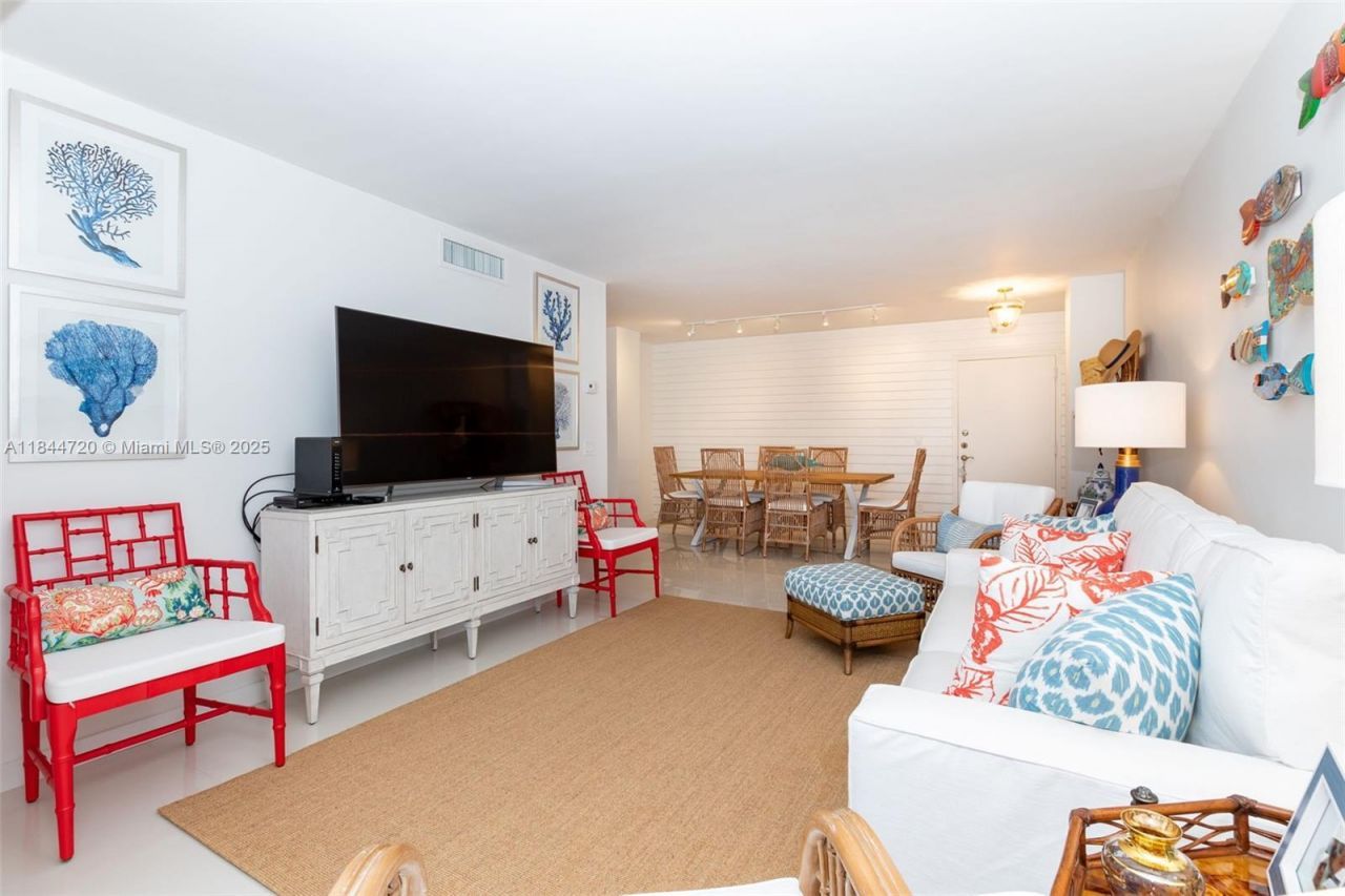 77 Crandon Blvd, Unit 5B, Key Biscayne, FL 33149 Photo