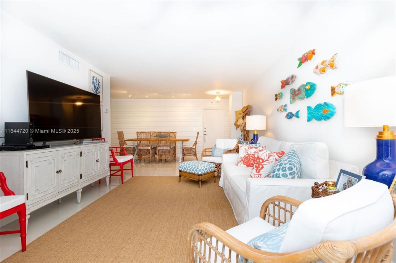 77 Crandon Blvd, Unit 5B, Key Biscayne, FL 33149 Photo