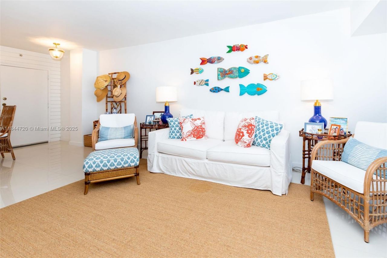 77 Crandon Blvd, Unit 5B, Key Biscayne, FL 33149 Photo